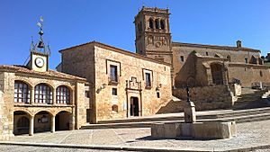 Archivo:Palacio en Morón de Almazán
