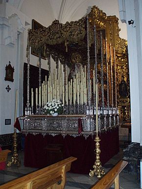 Archivo:Paso de palio de Nuestra Señora Reina de los Mártires. Iglesia de San Hipólito de Córdoba