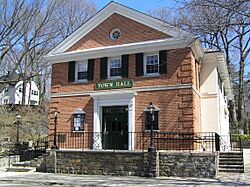 Pelham Town Hall 2011.JPG