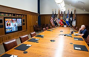 Archivo:President Joe Biden and Vice President Kamala Harris meet with their national security team and senior officials
