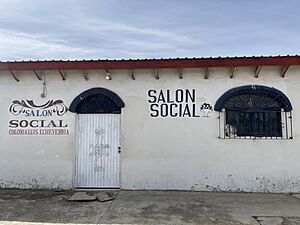 Archivo:Salón Social El Hongo.