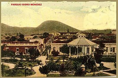 Archivo:Santa Ana desde parque Menendez 1880s