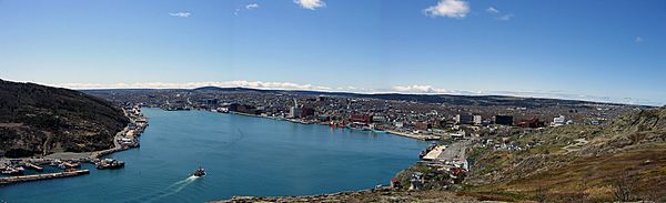 Archivo:St. John's, NFLD harbour