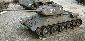 Archivo:T-34-85 góra RB