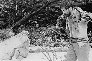 Archivo:Toshiro Mifune character in filming of Hell in the Pacific 2
