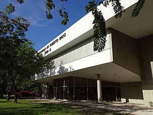 Archivo:Universidad de Puerto Rico en Ponce, Ponce Bypass (PR-2) y PR-12, Bo. Playa, Ponce, Puerto Rico, mirando al suroeste (DSC02050)