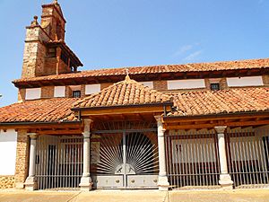 Archivo:Villaquilambre - Iglesia de San Félix 6