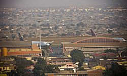 Archivo:1.Luanda Airport Aeroporto 4 de Fevereiro LAD