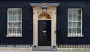 Archivo:10 Downing Street. MOD 45155532