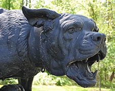 BULL MASTIFF STATUE IN NEMOURS MANSION GARDENS, DELAWARE