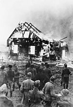 Archivo:Bundesarchiv Bild 183-L19427, Litauen, brennende Synagoge