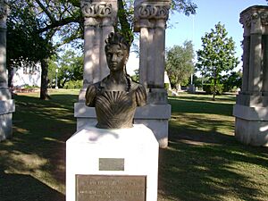 Archivo:Busto de la Virreina del Río de la Plata.