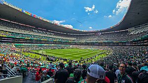 Archivo:Cancha del estadio Azteca Ciudad de México durante la inauguración del Mundial 2026