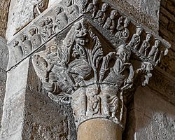 Archivo:Capitell interior Santa Maria de Porqueres 2