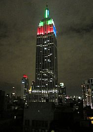 Empire State Building mit Weihnachtsbeleuchtung