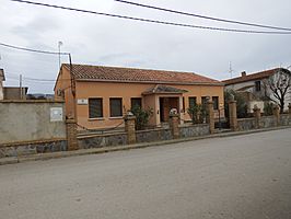 Escuela y Ayuntamiento de Alberuela de Tubo 01.jpg