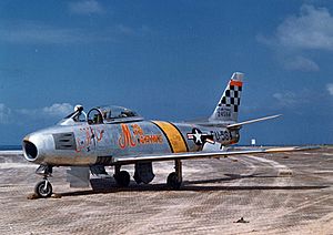 Archivo:F-86 'MiG Mad Marine'
