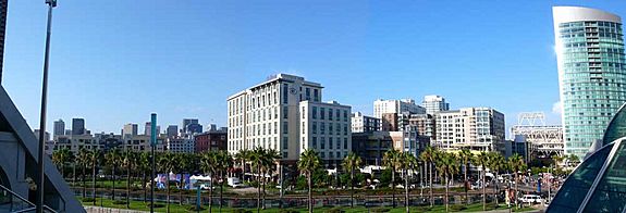 Archivo:Hilton San Diego Gaslamp Quarter panoramic