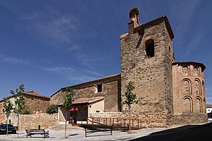 Archivo:Iglesia de Santiago, Alba de Tormes, fachada principal