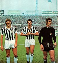 Archivo:Juventus FC - 1973 - G. Marchetti, R. Bettega, D. Zoff