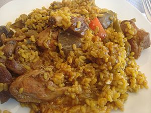 Archivo:Plato de arroz paella