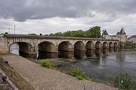 Pont Henri-IV, Châtellerault 2019An003.jpg