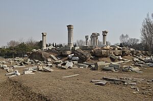 Archivo:Ruins of Yuanyingguan 20130323