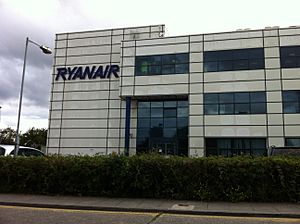 Archivo:Ryanair HQ
