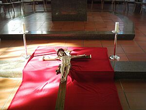 Archivo:St.Martin-Karfreitag36