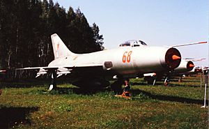 Archivo:Sukhoi SU-9
