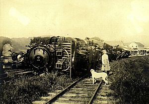 Archivo:1906 earthquake train