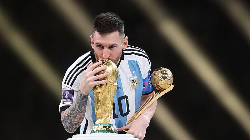 221218184732-messi-wc-trophy