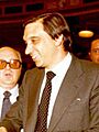 Adolfo Suárez felicita al ministro de Trabajo, Rafael Calvo Ortega