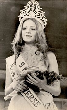 Amparo Muñoz Miss Universe 1974.jpg