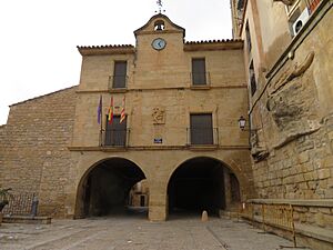 Archivo:Ayuntamiento de Mazaleón, comarca Matarraña, Teruel