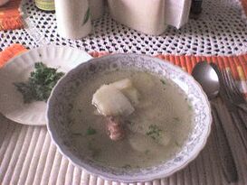 Caldo y cilantro.JPG