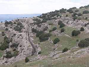 Archivo:Camino-acceso-castellar-meca