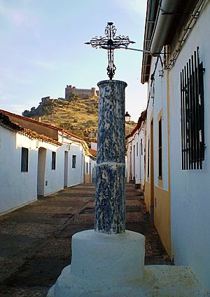 Archivo:Cruz de la calle San Juan en Burguillos del Cerro