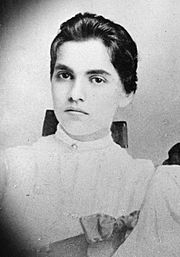 Archivo:Diana Plaza de Wither, hermana de Leónidas Plaza Gutiérrez (1905)