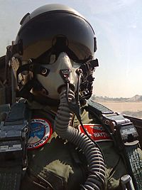 Archivo:Egyptian air force pilot