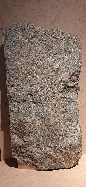 Archivo:Estela decorada de Cabezuela del Valle