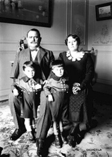 Archivo:Family of Álvaro Obregón