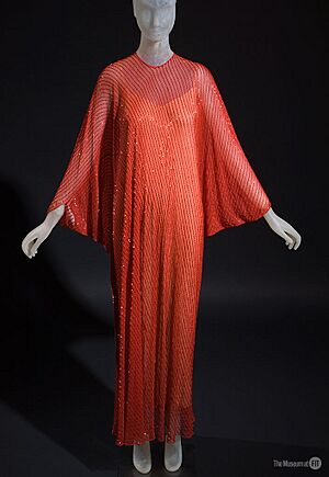 Archivo:Halston evening caftan