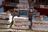 Archivo:Market Aix-en-Provence 20100828 Nougat