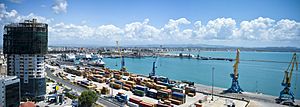 Archivo:Panorama of Durres Port