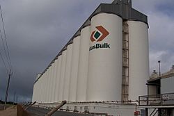 Archivo:Port Giles silos