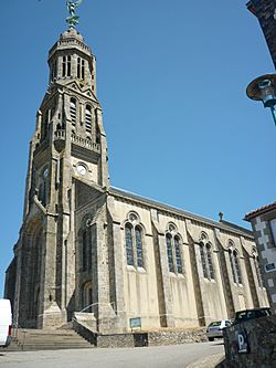 Saint-Michel-Mont-Mercure - église, vue d'ensemble.JPG