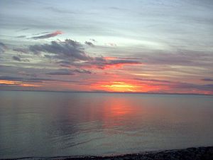 Archivo:Strait of magellan dawn