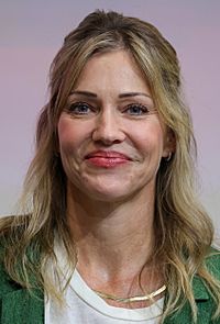 Tricia Helfer in 2022.jpg