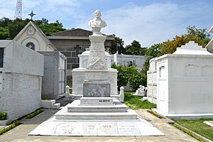 Archivo:Tumba de Diego Noboa y Arteta